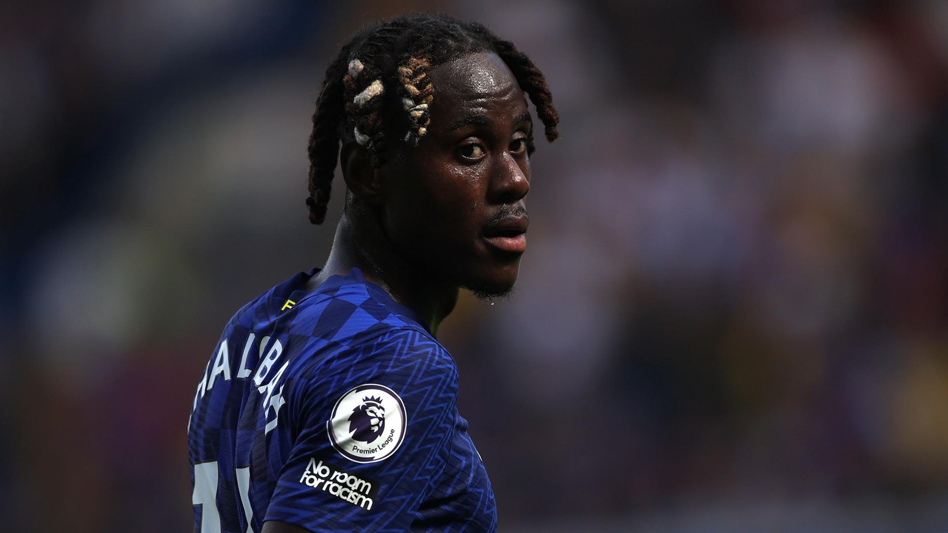 Chelsea muốn bán Trevoh Chalobah nhưng thỏa thuận không thành, Chalobah không còn chỗ đứng tại Chelsea ở mùa giải này.