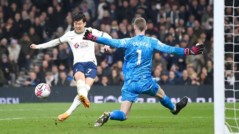 Son Heung min ghi bàn san bằng tỷ số cho Spurs trong trận Tottenham gặp Man Utd